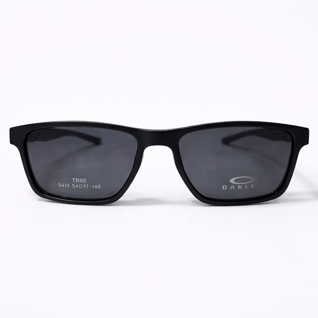 OAKLEY